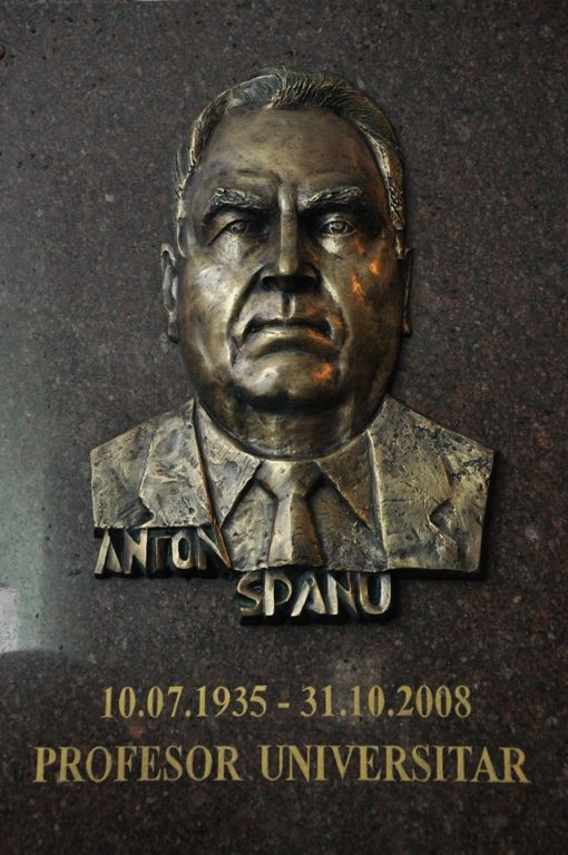 Dezvelirea basoreliefului în memoria profesorului Anton Spînu Dezvelirea basoreliefului în memoria profesorului Anton Spînu