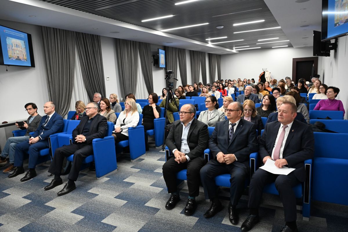 Doctor Honoris Causa of “Nicolae Testemitanu” University title awarding to Emeritus Professor Dan Lucian Dumitrascu